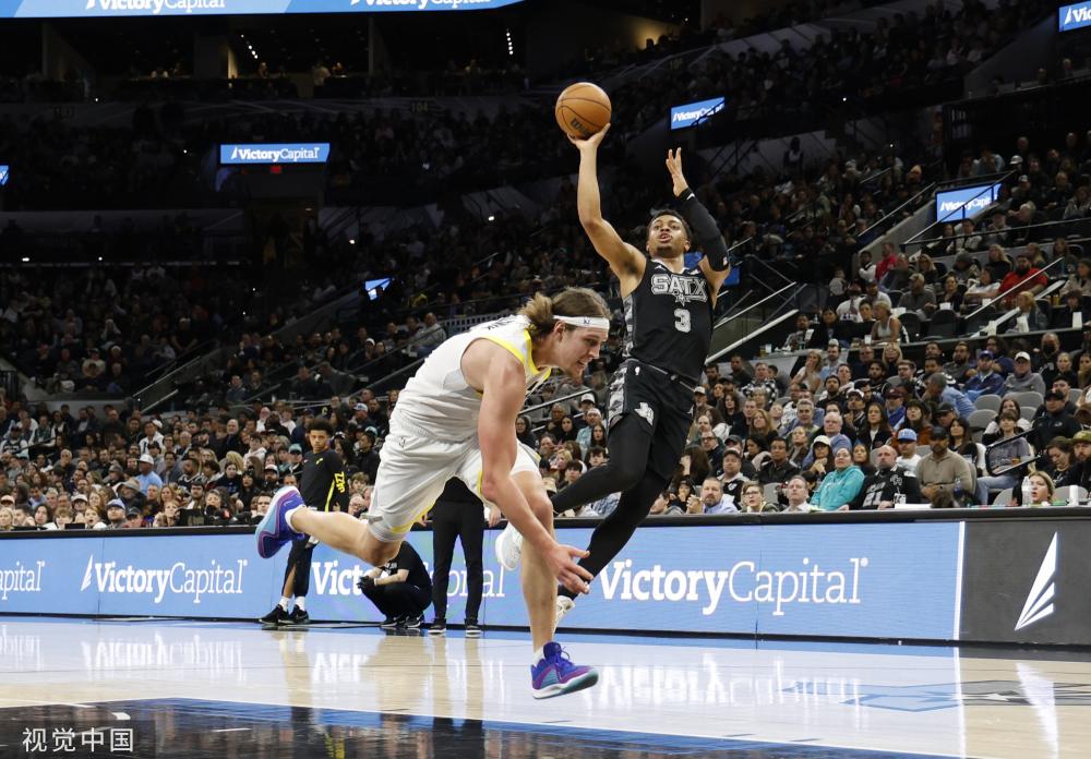 在禁区内接 在禁区内接